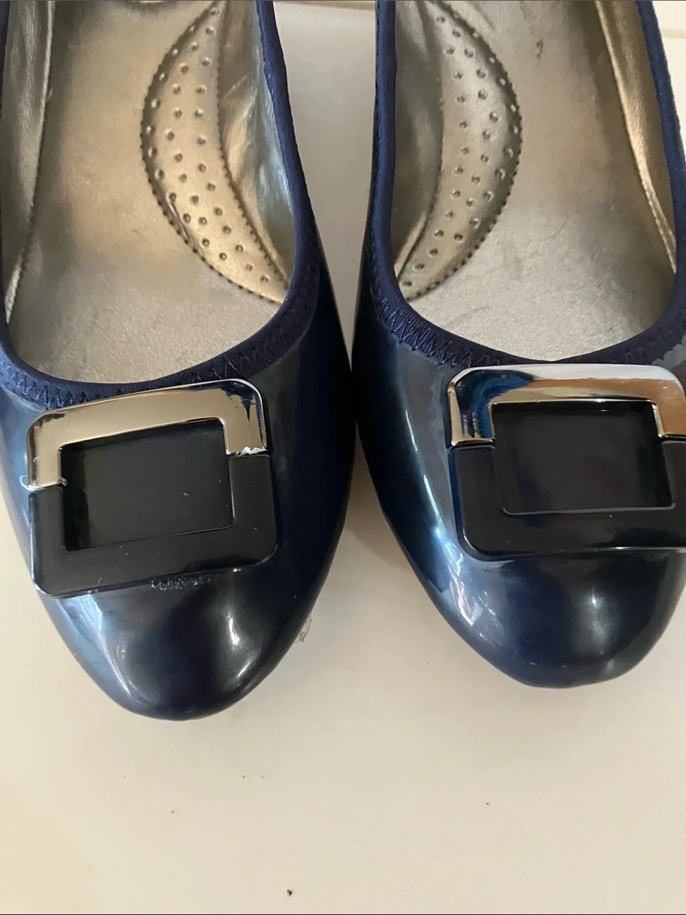 Bandolino Tad Women’s Sz 6 Navy w/Silver Bucket Slip on wedge shoe New w/box